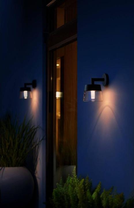 Actual product image Philips Hue Attract Base (600 lm)