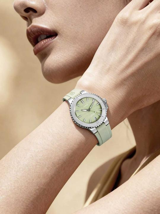 Produktbild Oris 01 733 7770 4157-07 4 18 67FC Damenuhr Aquis Date 36,5mm 30ATM (Swiss Made, 36.50 mm)