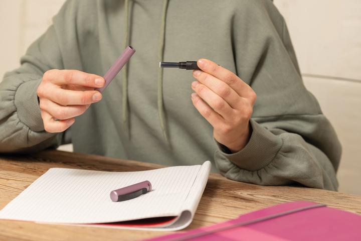 Produktbild Pelikan Tintenroller Pina Colada Ecoline 0.7 mm, Mauve, Set (Mauve, 1 x)