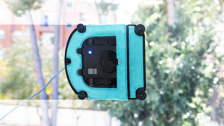 Actual product image Cecotec Robot Lave-vitres compatible Conga WinDroid 970 (Noir)