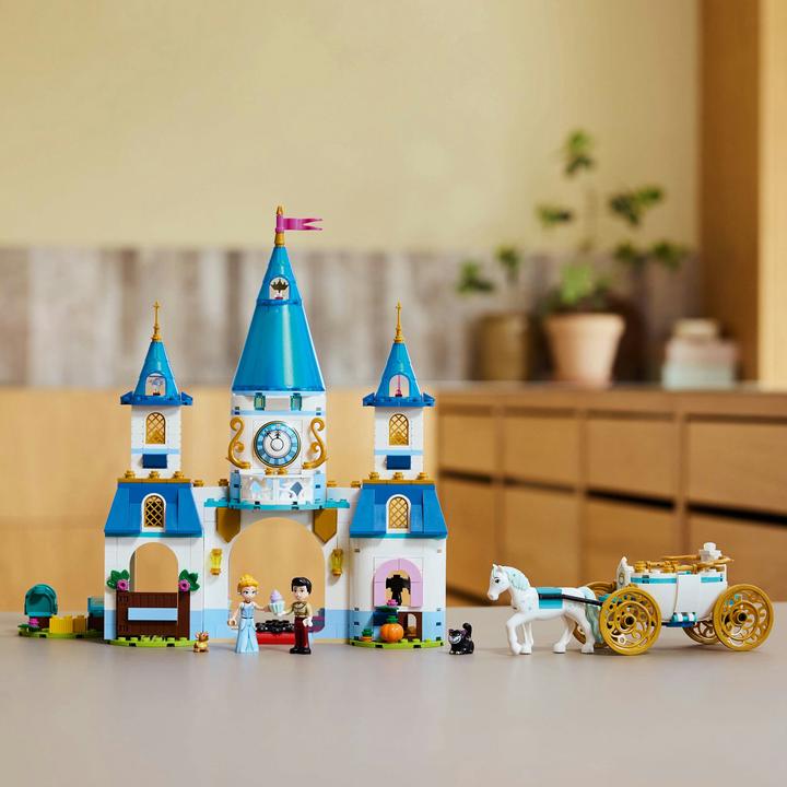 Image du produit LEGO Cinderellas Schloss und Pferdekutsche (43275, LEGO Disney)