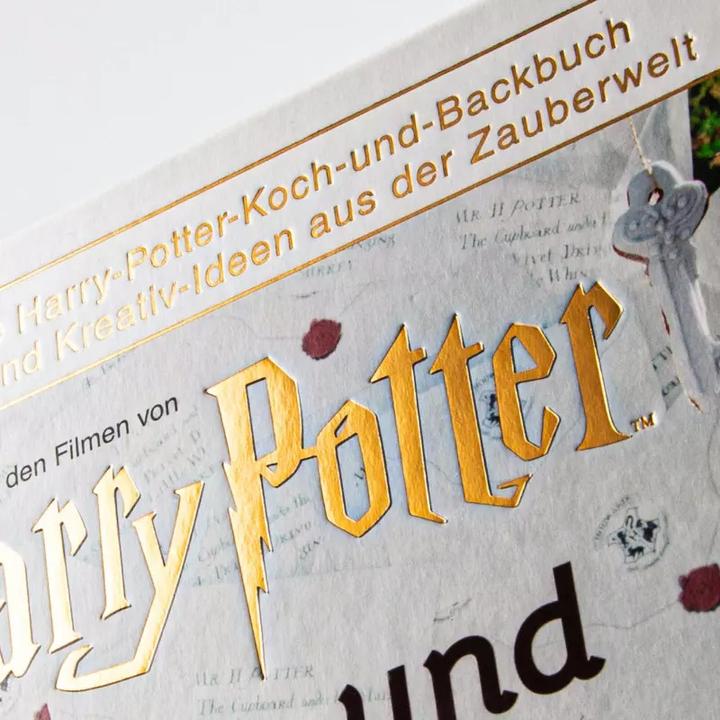 Produktbild Das offizielle Harry-Potter-Koch- und Backbuch für zauberhafte Feste und magische Partys (Deutsch, Jennifer Carroll, 2021)