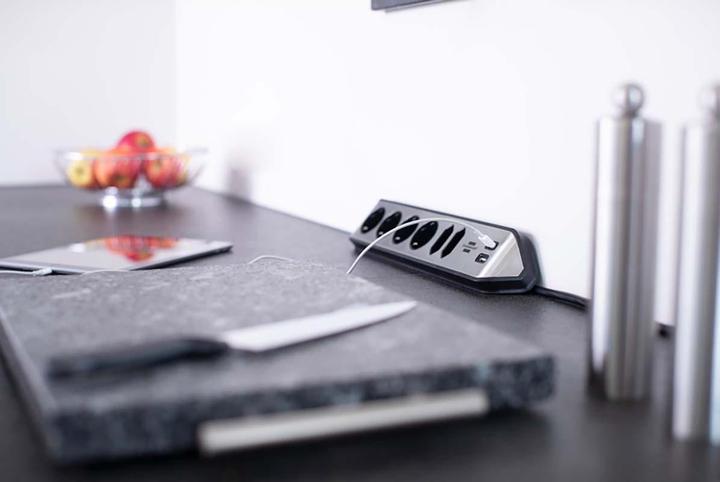 Produktbild Brennenstuhl Eckstedoleiste (6x, CEE 7/3, 2 m)