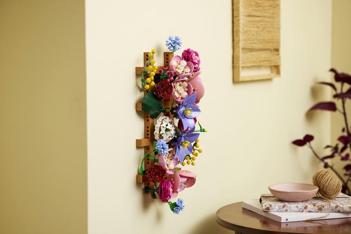 Actual product image LEGO Blumen an der Wand (LEGO Botanicals)