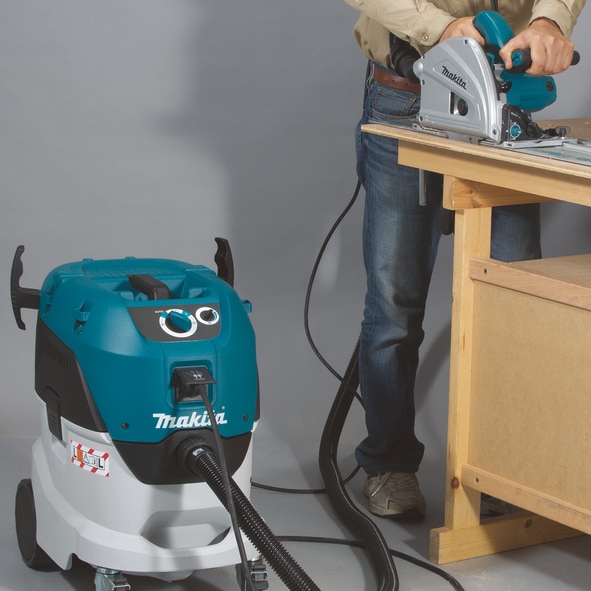 Actual product image Makita VC4210L (Wet dry vacuum cleaner)