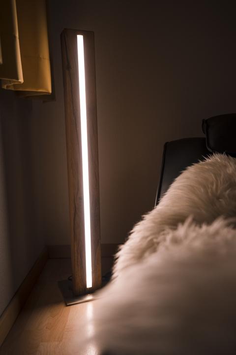 Immagine prodotto kln.swiss Lampada da terra in legno Verat - rovere recuperato (4375 lm)