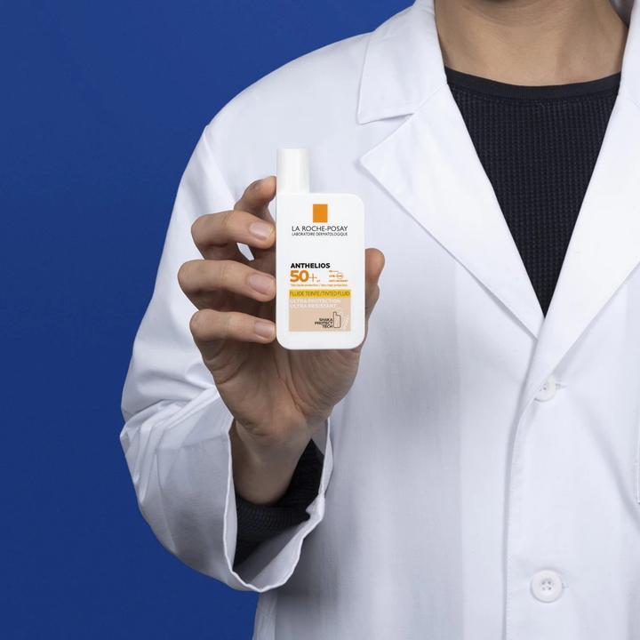 Actual product image La Roche Posay Anthelios Invisible Fluid Tinted (Sun cream face, SPF 50+, 50 ml, 75 g)