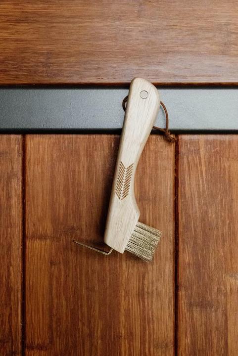 Produktbild Grooming Deluxe Hufkratzer für Pferde mit Metallborsten und Magnet