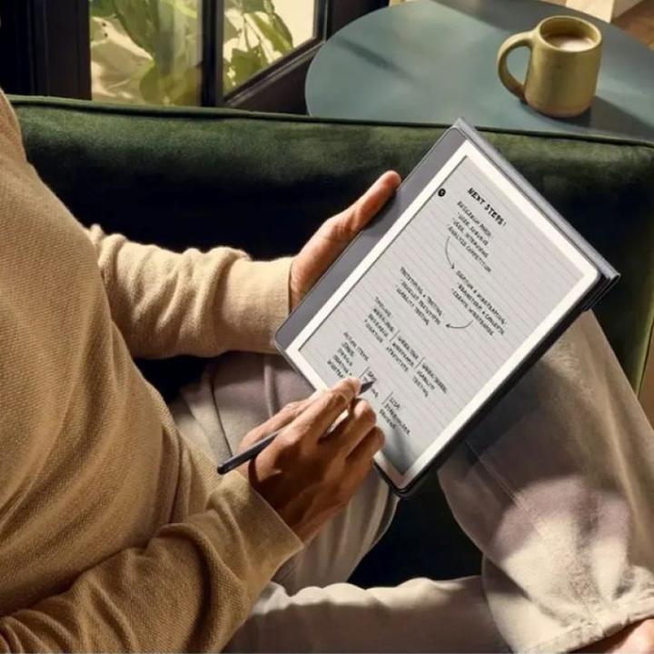 Produktbild Amazon Kindle Scribe mit Premium Stift (10.20", 16 GB, ohne Werbung)