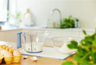 Produktbild Rotho Messbecher Loft 12 dl, Blau/Transparent (1200 ml)
