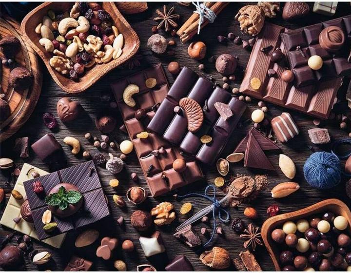 Actual product image Ravensburger Chocolate Paradise (2000 pieces)