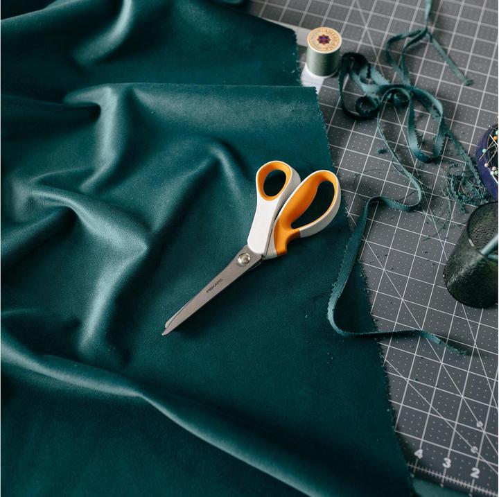 Produktbild Fiskars Schere Softgrip 24 cm, rostfreier Stahl, Rechtshänder (24.20 cm)