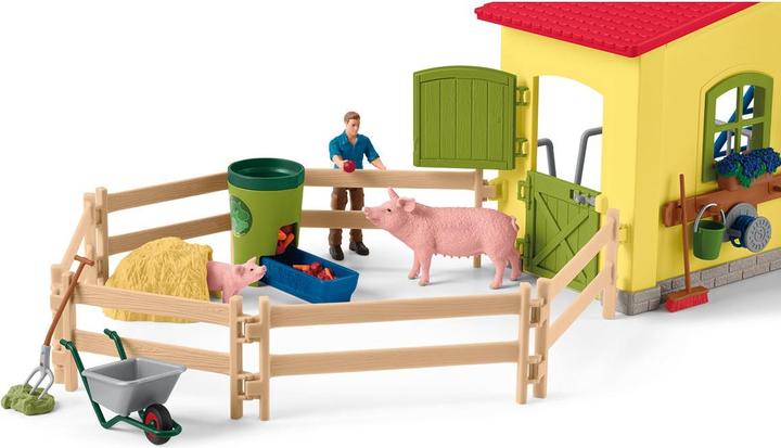 Actual product image Schleich Farm World Large Stable with Animals and Accessories