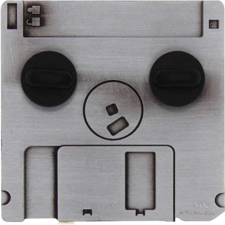 Produktbild Fanattik Doom Ansteck-Pin Floppy Disk Limited Edition