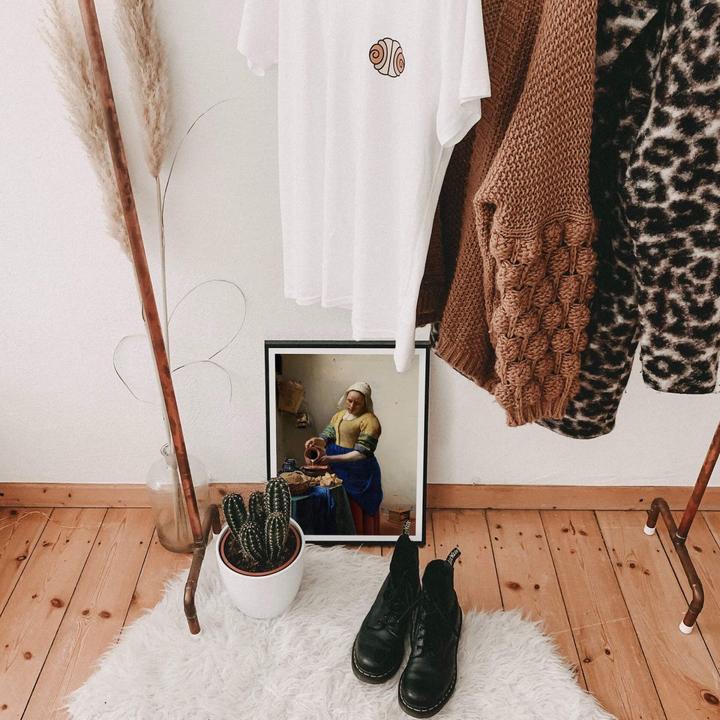 Immagine prodotto Trenddeko La ragazza con la brocca di latte (60 x 80 cm)