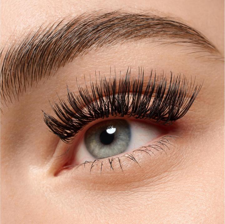 Actual product image essence Lashes To Impress (Artificial eyelashes)