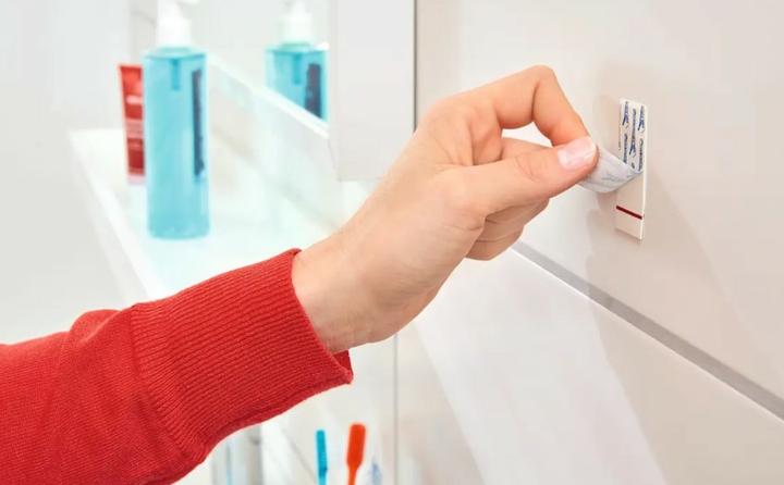 Produktbild tesa Powerstrips Klebehaken LARGE Eckig - 2 x selbstklebende Wandhaken