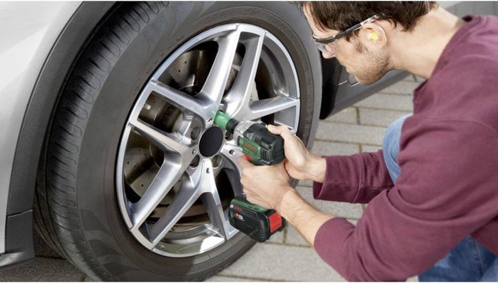 Image du produit Bosch Home & Garden UniversalImpactDrive 18V-350 (Fonctionnement sur batterie)