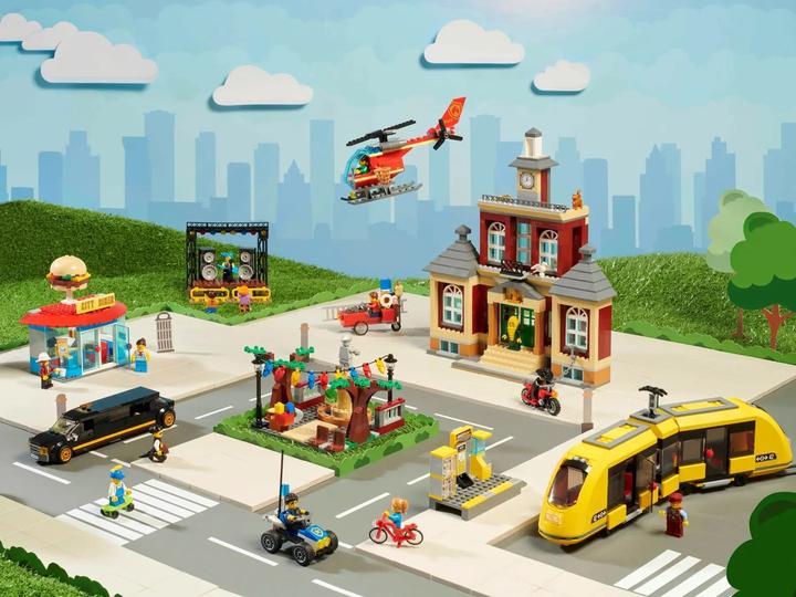 Actual product image LEGO City square (60271, LEGO City)