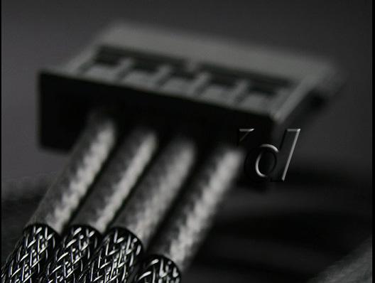 Produktbild NZXT Molex zu 3x SATA Adapter 20cm - premium sleeved black (20 cm, SATA)