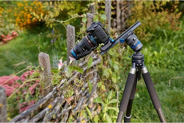 Actual product image Novoflex TrioPod with 4-segment legs (Carbon)