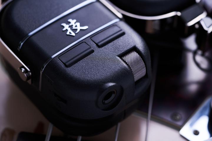 Image du produit BOSS (Electronics) Waza Air Bass (Pas de réduction du bruit, 5 h, Sans fil)