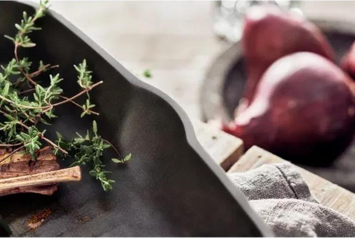 Actual product image Zwilling Avola grill pan, 28 cm | square | aluminium (Grill pan, Aluminium, 28 x 5.60 cm)