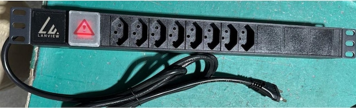 Lanview 19" rack mount power strip