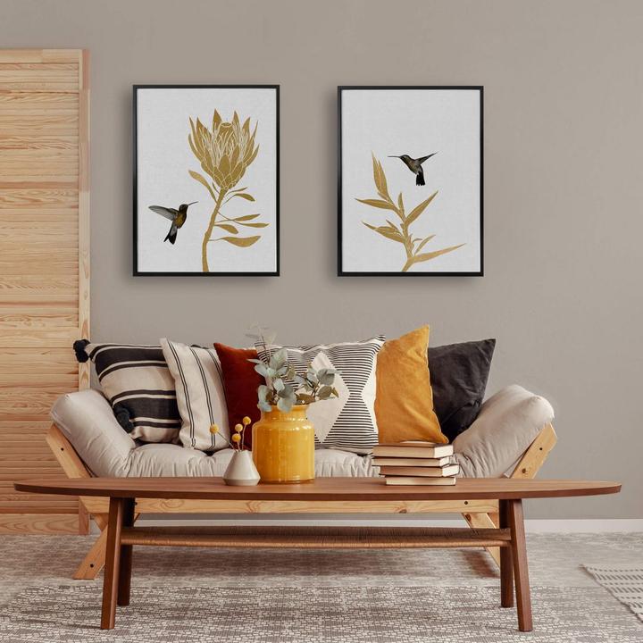 Actual product image Trenddeko Orara Studio - Hummingbird and Flower - golden flower (40 x 50 cm)