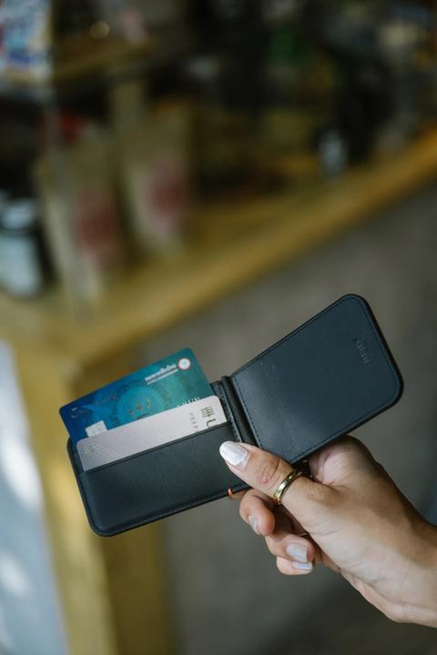 Produktbild UAG Metropolis Wallet PU (Apple iPhone 15, Apple iPhone 13 mini, Apple iPhone 14 Plus, Apple iPhone 15 Pro Max, Apple iPhone 16 Plus, Apple iPhone 12 Pro Max, Apple iPhone 13 Pro Max, Realme 12 Pro+, Apple iPhone 12 mini, Apple iPhone 16 Pro Max, Apple iPhone 14, Apple iPhone 14 Pro Max)