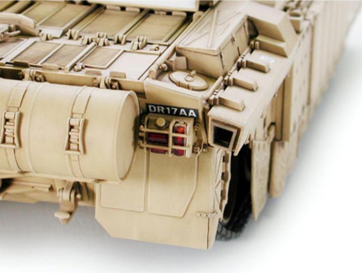 Actual product image Tamiya 1:35 Brit. KPz Challenger 2 Desert (2)