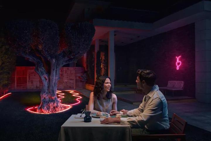 Actual product image Philips Hue Neon Gradient Outdoor Lightstrip (RGBW, 500 cm, Outdoor)