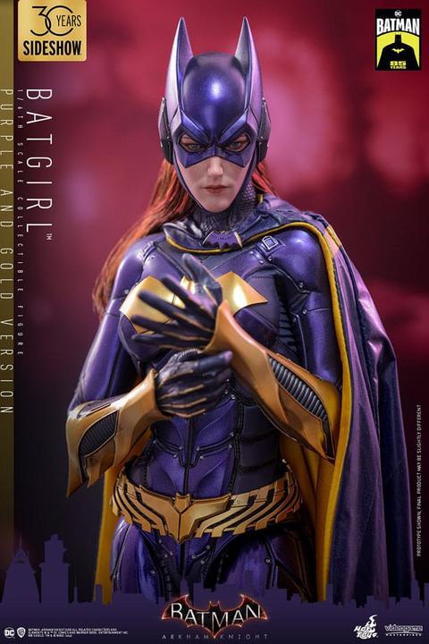 Actual product image Hot Toys Batman Arkham Knight Videogame Masterpiece Actionfigur 1/6 Batgirl (Purple and Gold Version) Exclusi