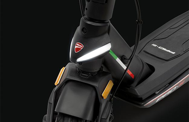 Immagine prodotto Ducati E-Scooter Pro-III (25 km/h, 50 km, 350 W)