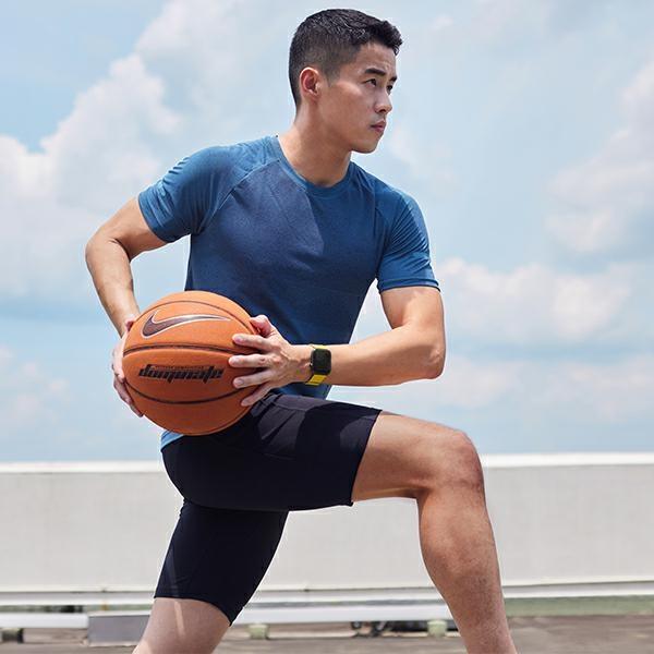 Produktbild Uniq pasek Revix Apple Watch Series 1/2/3/4/5/6/7/8/SE/SE2 38/40/41mm. Reversible Magnetic bordowy-k (Silicon)