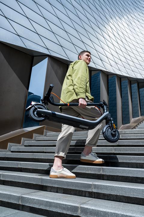 Produktbild Segway-Ninebot E2 plus II (25 km/h, 25 km, 500 W)