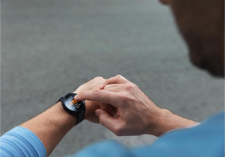 Image du produit Garmin Forerunner 165 (43 mm)