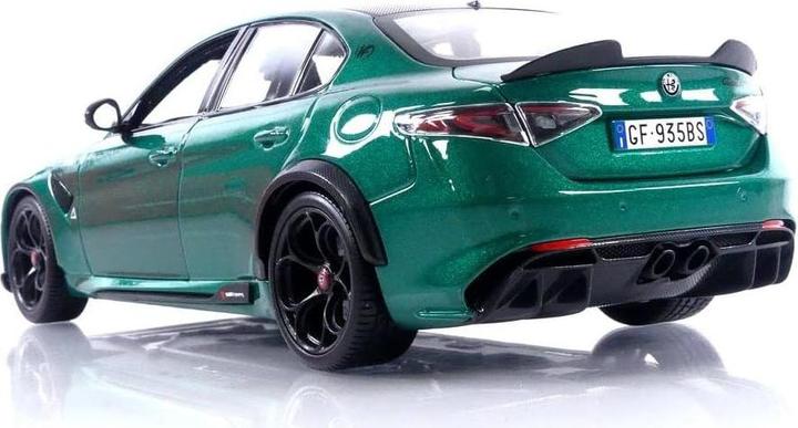 Actual product image Bburago 928814.004 bburago- Alfa Romeo Giulia GTA 20020 1:18 verde