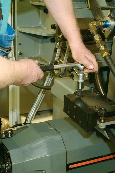 Produktbild HAZET Stehbolzen-Ausdreher 844-8 ∙ Vierkant12,5 mm (1/2 Zoll) ∙ 23 mm