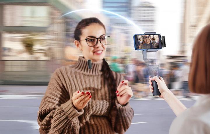 Actual product image Apexel 2 in 1 Wireless Microphone APL-MIC008 Type C