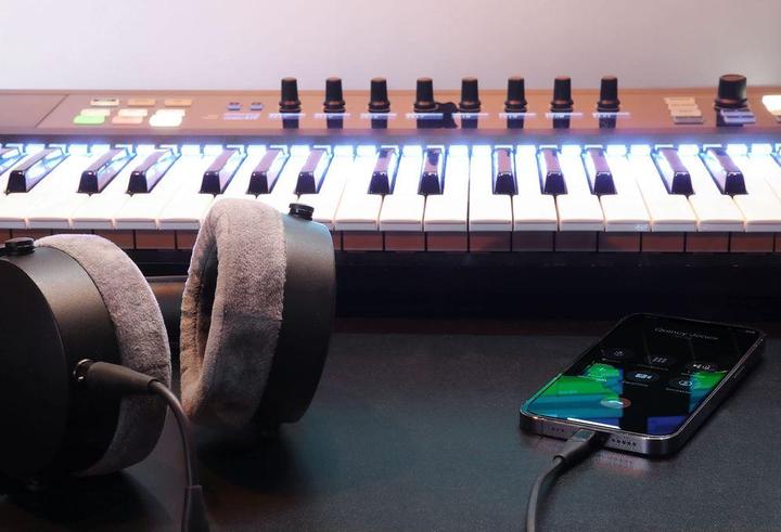 Produktbild Beyerdynamic Pro X Connection Cable for Pro X and Pro Headphones, Lightning (1.60 m)