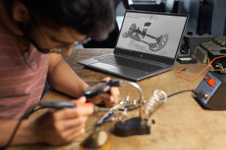 Produktbild HP Zbook Fury 15 G7 (15.60", 1000 GB, 64 GB, CH, Intel Core i9-10885H)