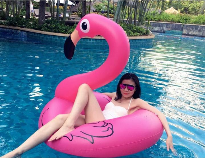 Actual product image Cover-Discount Floating Flamingo Lounge Inflatable Air Mattress (120cm)