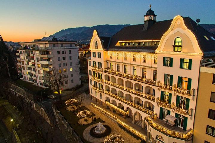 Actual product image MK Illumination Ice Lite®QF+ 174 LED warm white 3m x09m (3 m)