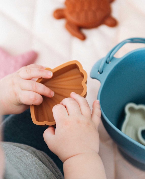 Actual product image Esmée Sand toy set with kettle, shovel and moulds