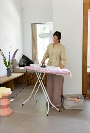 Produktbild Brabantia Bügelbrett C mit Dampfeinheitshalter (124 x 45 cm)