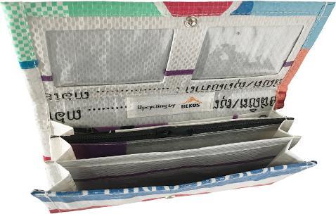 Produktbild Bekos Upcycling - Damen Geldbörse aus recycelten Säcke Patchwork Elephant