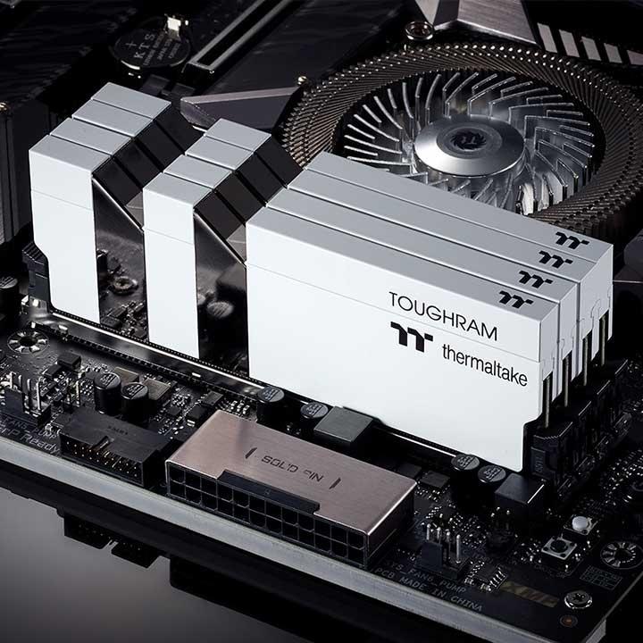 Image du produit Thermaltake TOUGHRAM WHITE 16GB (2X8GB) DDR4 4000 C19 MEMORY (2 x 8GB, RAM DDR4, DIMM)