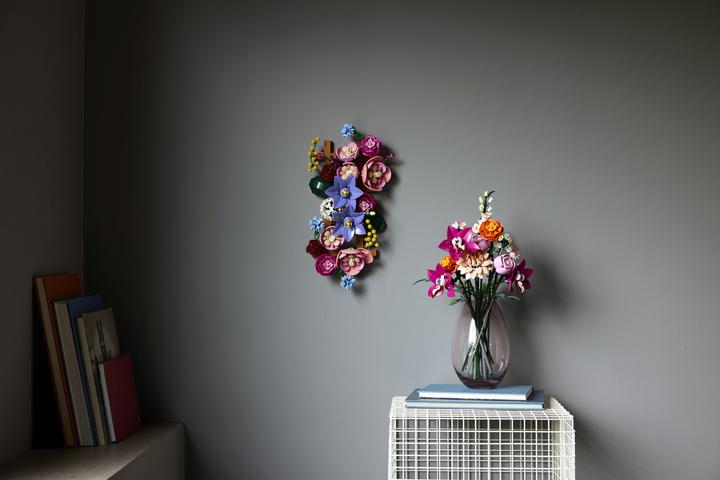 Actual product image LEGO Blumen an der Wand (LEGO Botanicals)