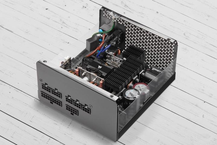 Actual product image Corsair RM850x (850 W)